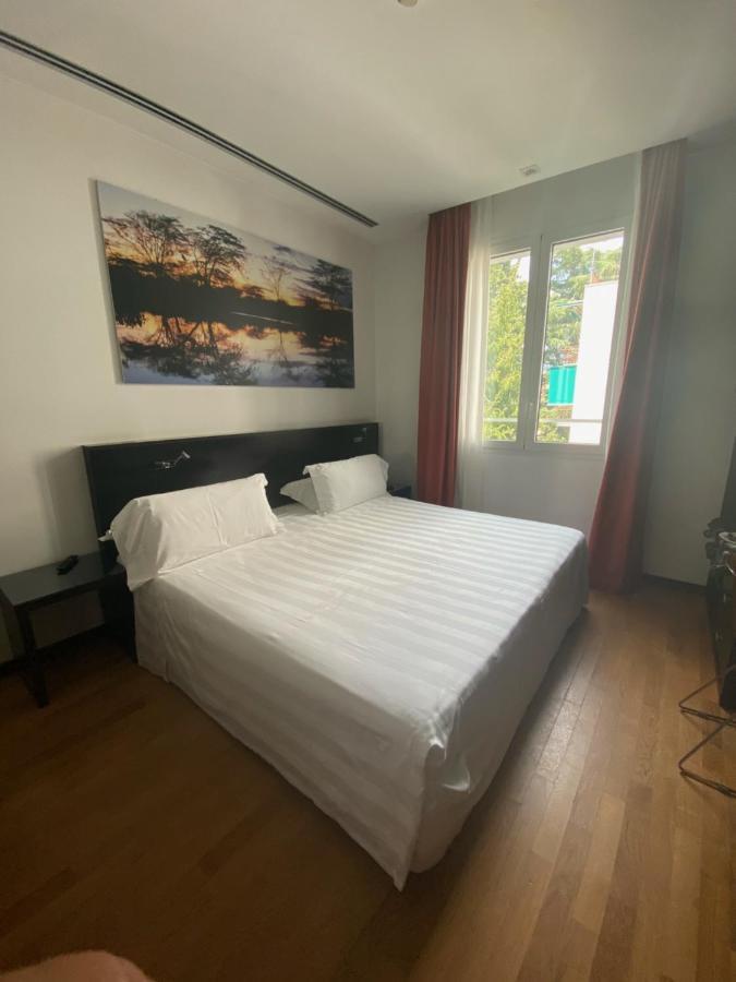 Card International Hotel Rimini Exterior photo