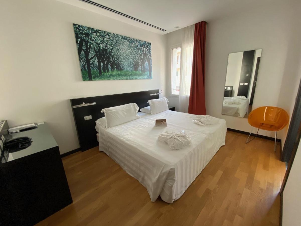 Card International Hotel Rimini Exterior photo