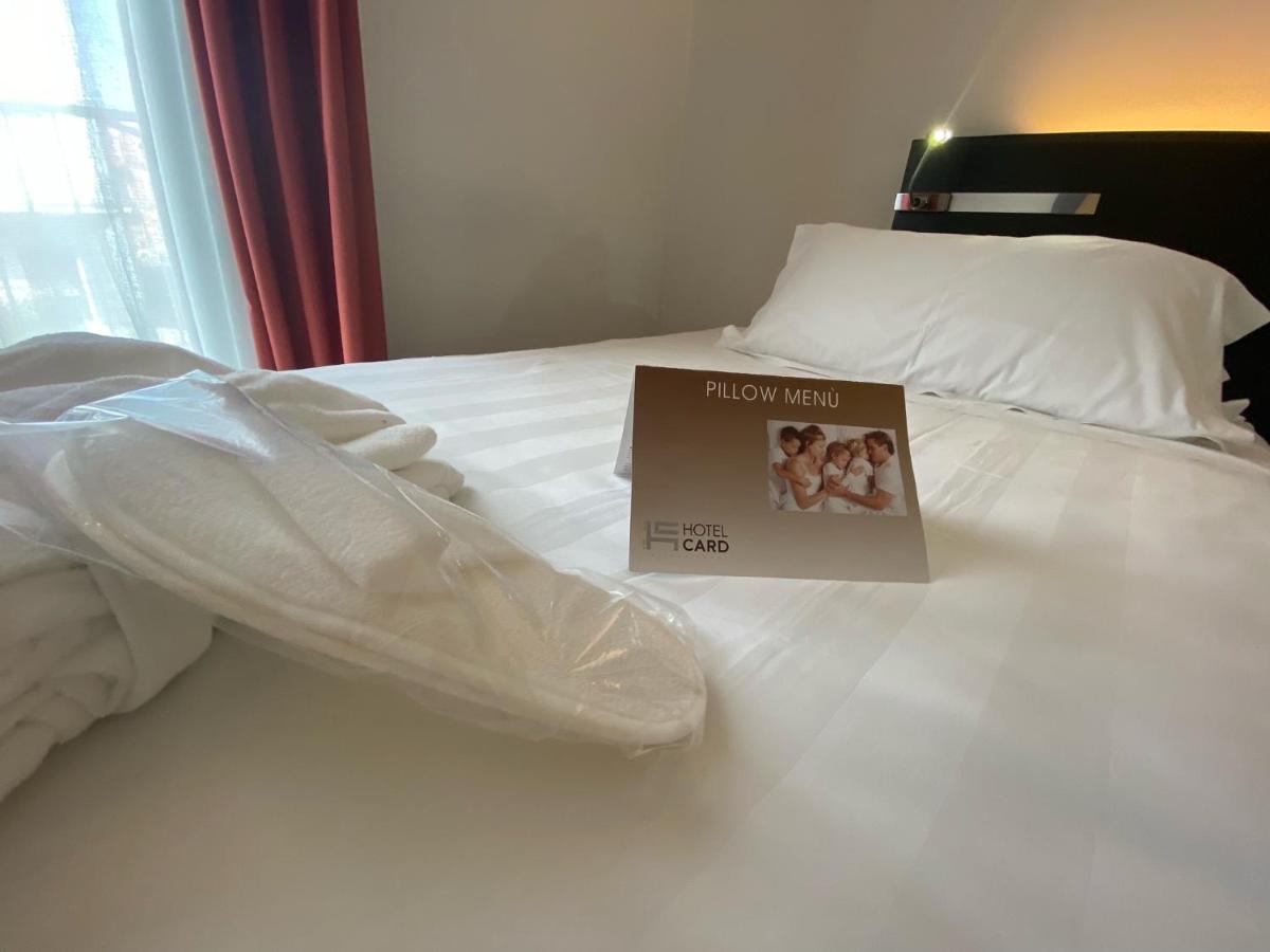 Card International Hotel Rimini Exterior photo