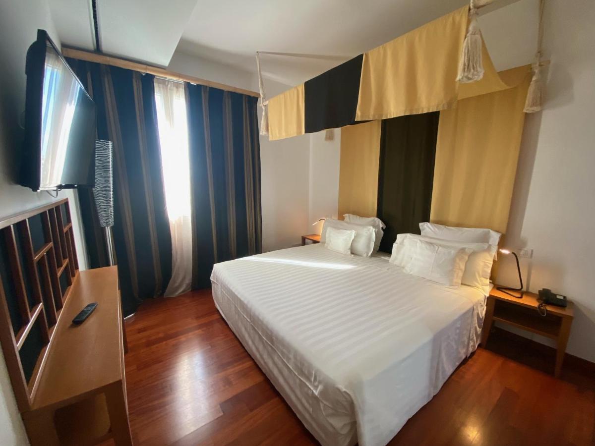 Card International Hotel Rimini Exterior photo
