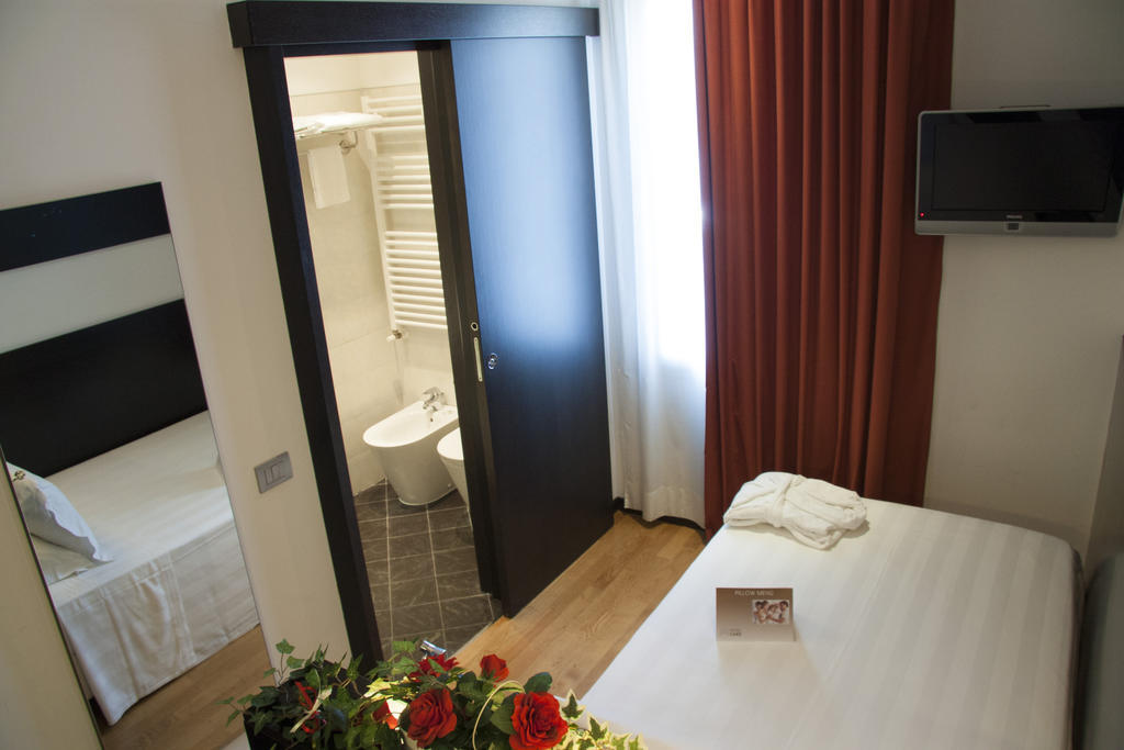 Card International Hotel Rimini Exterior photo